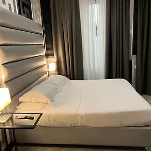 The One 3*, Floransa İtalya