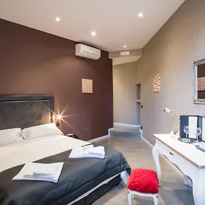 2b 3*, Roma İtalya